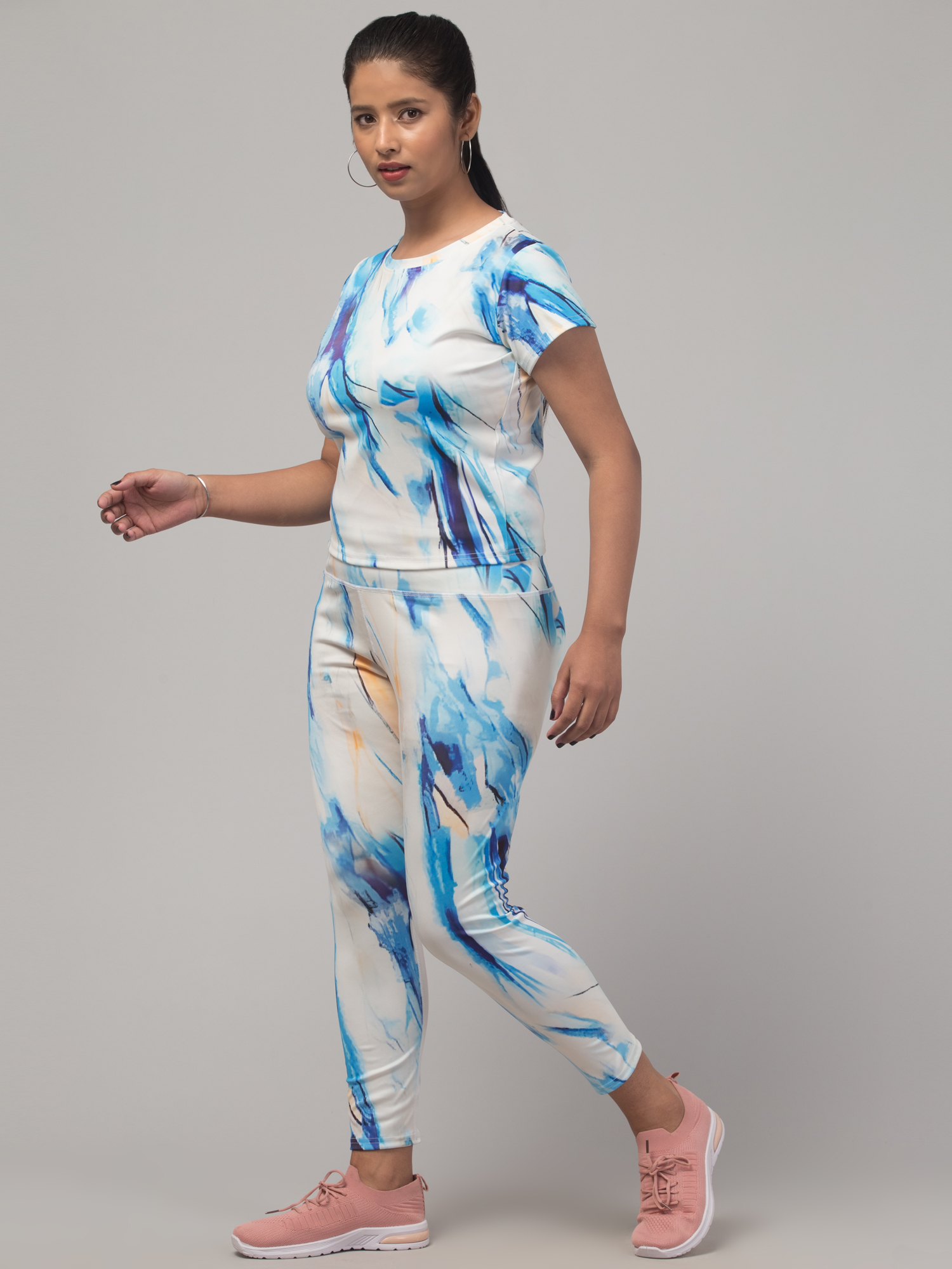 Latest Fabulous High Quality Printed Sports Wear Set/Gym Crop Tops Set/Printed Yoga Crop Tops Set/Tight-Top Set For Women's & Girls - Image 3