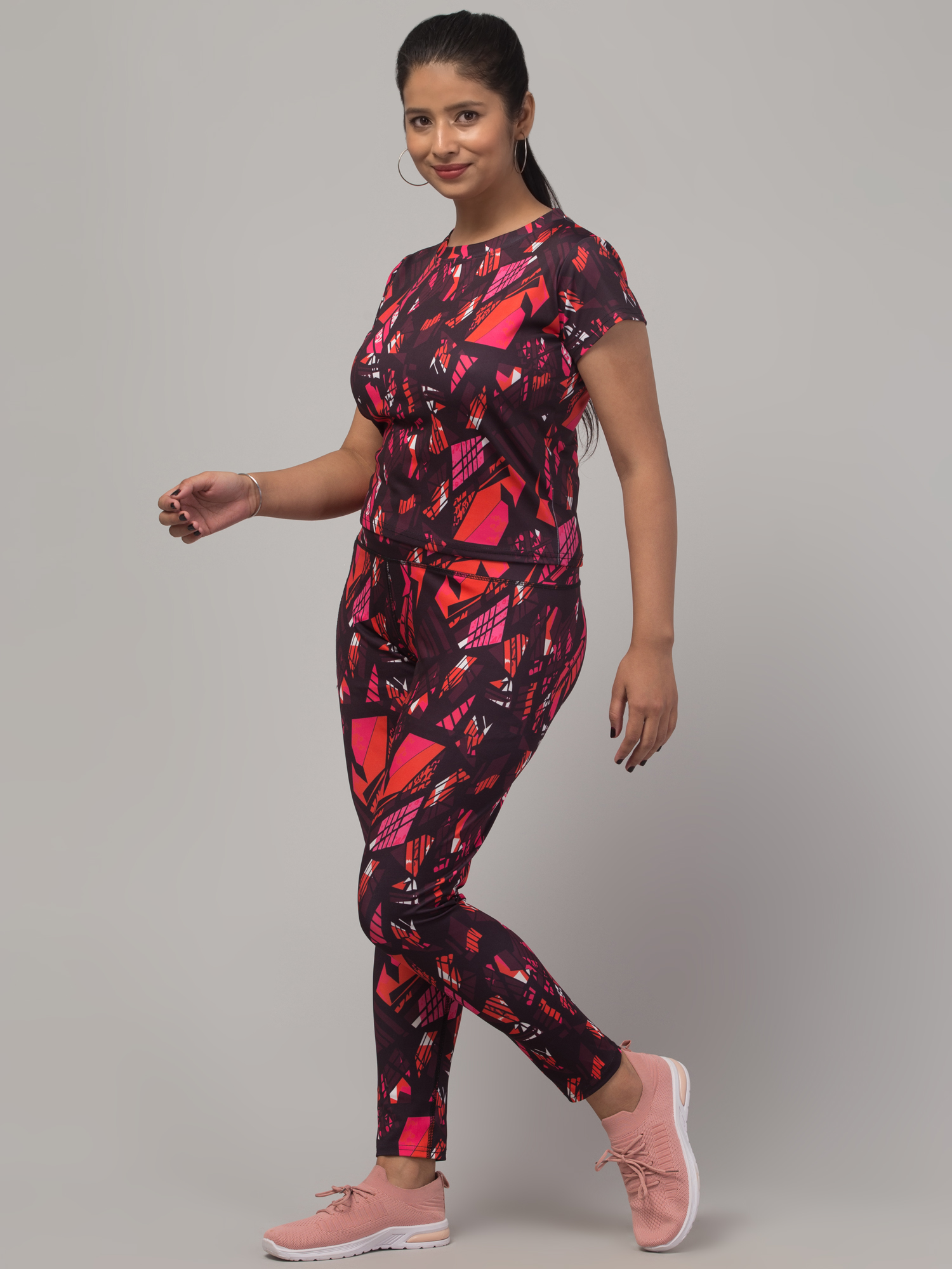 Latest Fabulous High Quality Printed Sports Wear Set/Gym Crop Tops Set/Printed Yoga Crop Tops Set/Tight-Top Set For Women's & Girls - Image 4