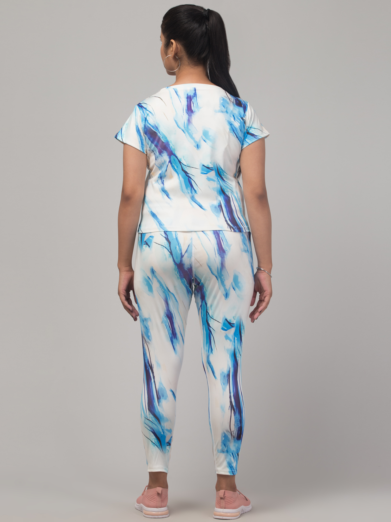 Latest Fabulous High Quality Printed Sports Wear Set/Gym Crop Tops Set/Printed Yoga Crop Tops Set/Tight-Top Set For Women's & Girls - Image 2