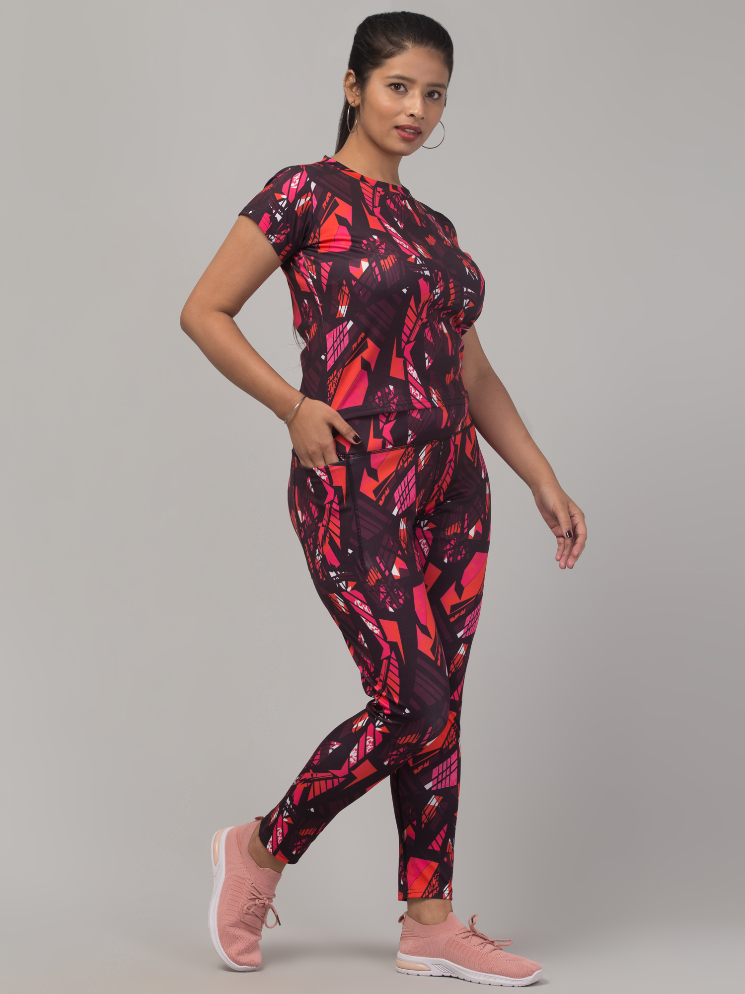 Latest Fabulous High Quality Printed Sports Wear Set/Gym Crop Tops Set/Printed Yoga Crop Tops Set/Tight-Top Set For Women's & Girls - Image 3