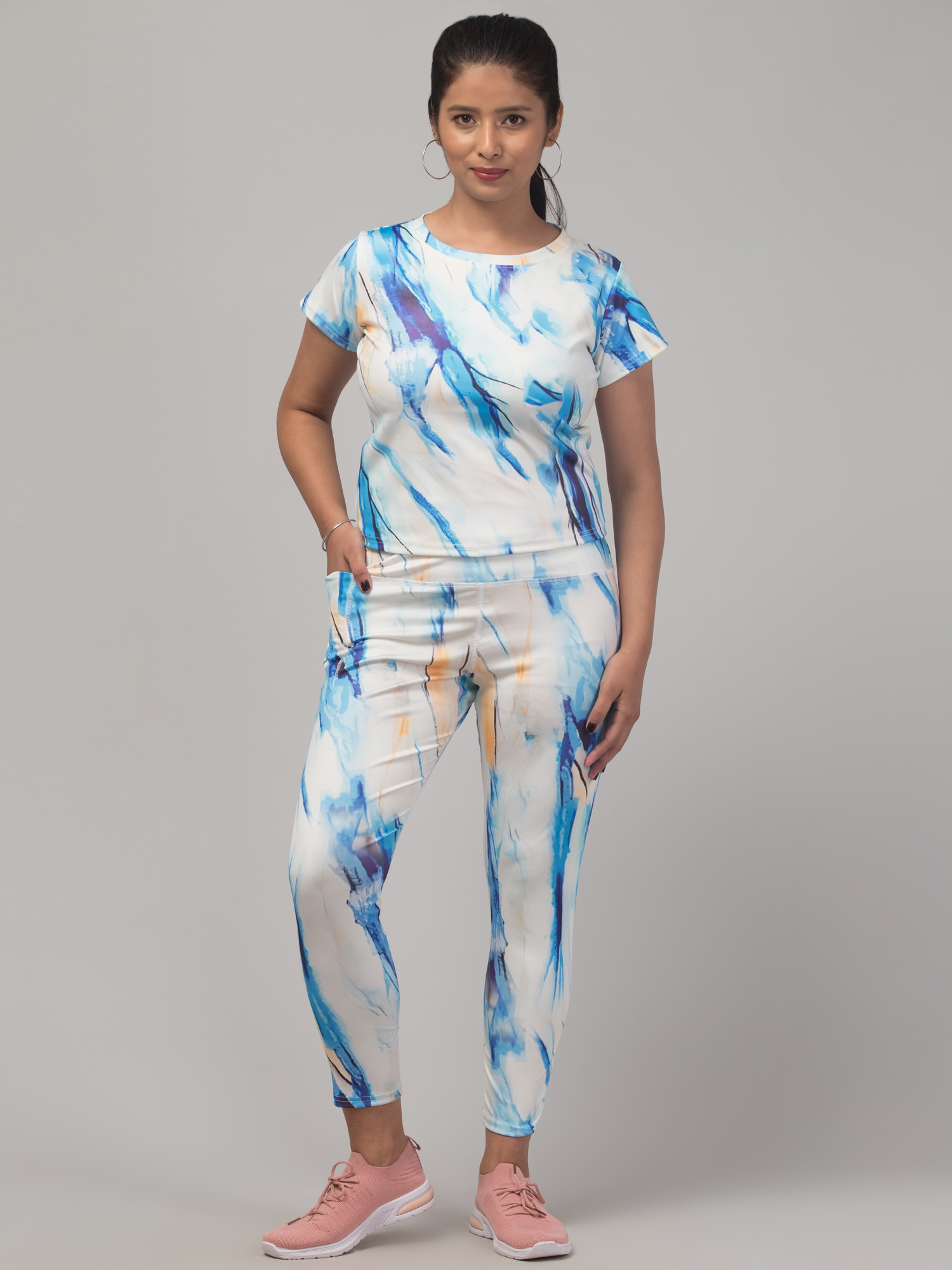 Latest Fabulous High Quality Printed Sports Wear Set/Gym Crop Tops Set/Printed Yoga Crop Tops Set/Tight-Top Set For Women's & Girls - Image 5